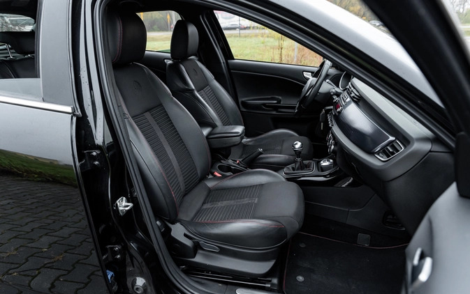 Alfa Romeo Giulietta cena 38900 przebieg: 180000, rok produkcji 2010 z Wyszków małe 562